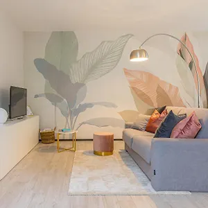 https://at-home-como-lake.it-lombardy.com