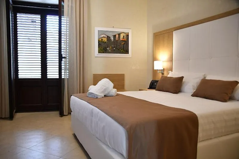 ***  La Serenissima Hotel Palerme Italie